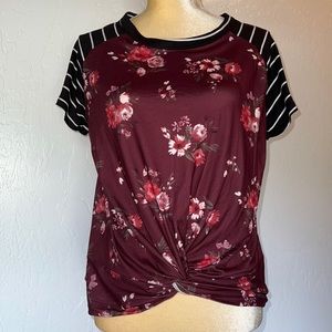 Women’s short sleeve top